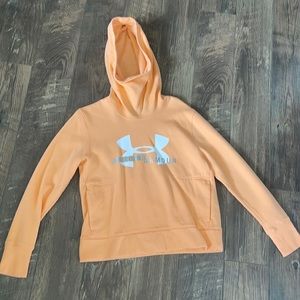 Women’s under armor sweatshirt size med